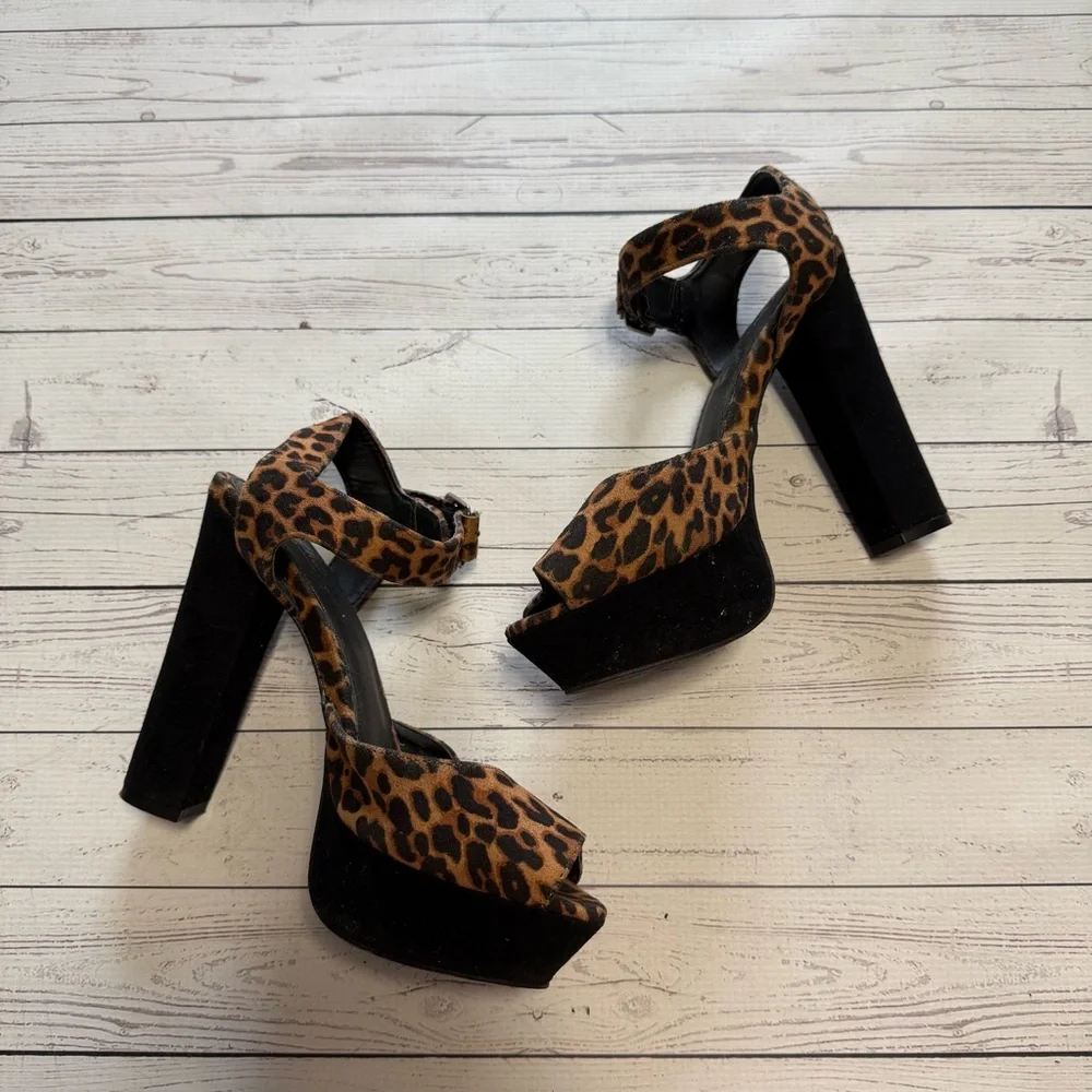 3 for $10 Leopard Print Platform Heels - Picture 3 of 7